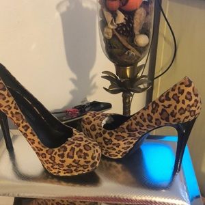 Kim Kardashian’s Collection Leopard Print heels